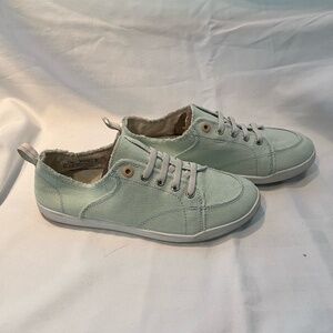 Vionic Women's Pismo Sneakers in Mint Green Size 9.5